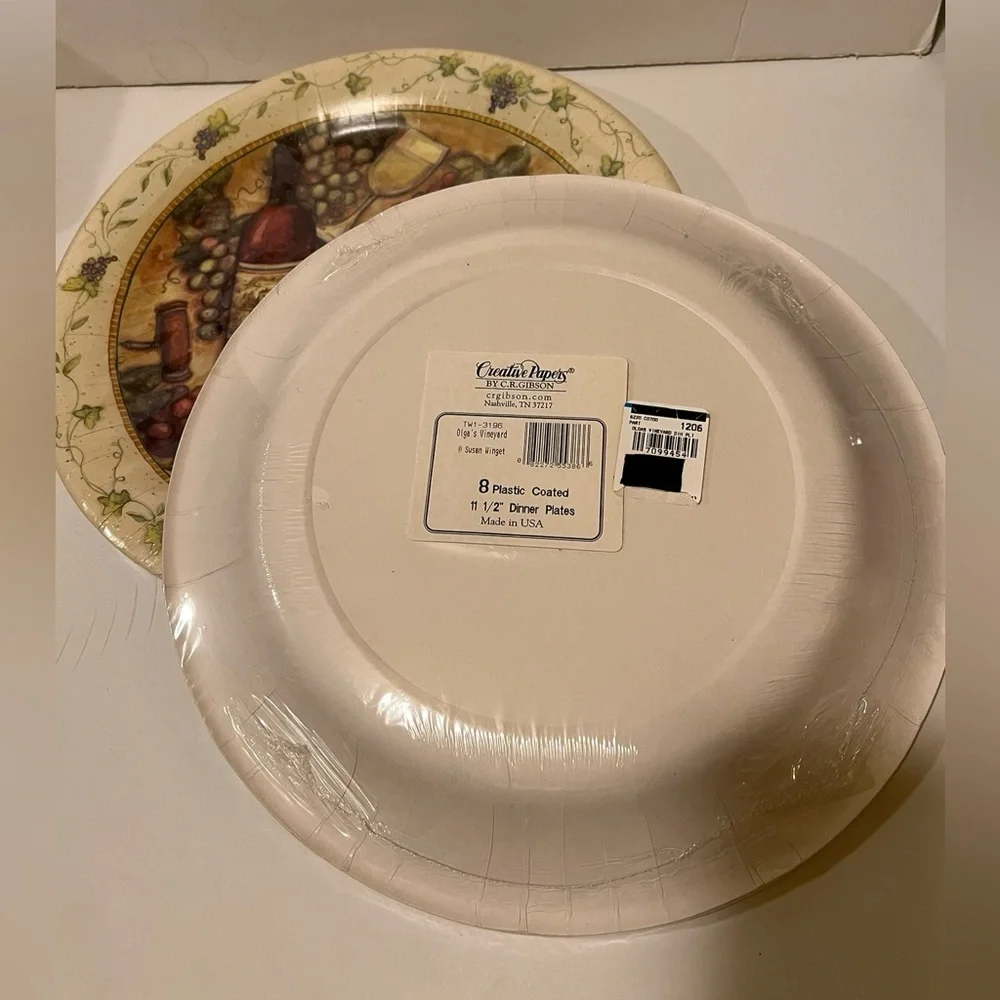 NWT LOT OF 2 C.R. GIBSON OLGA’S VINEYARD PAPER PLATES.
